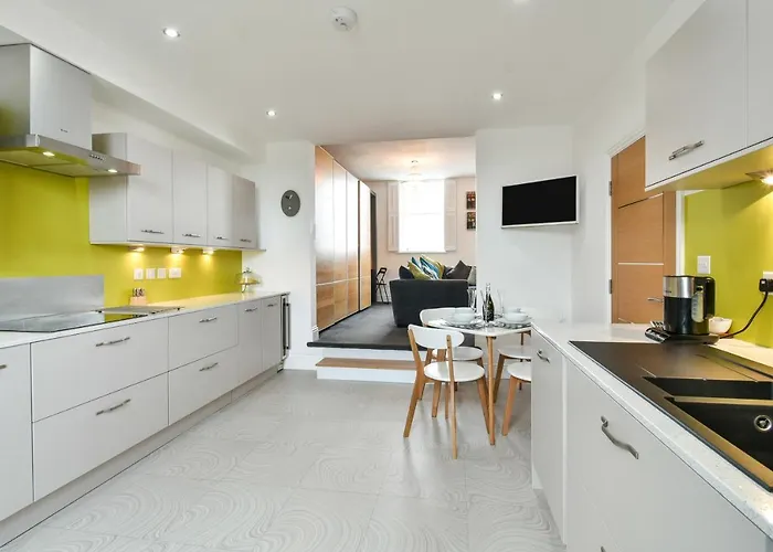 Cliffords View Luxury Apartment